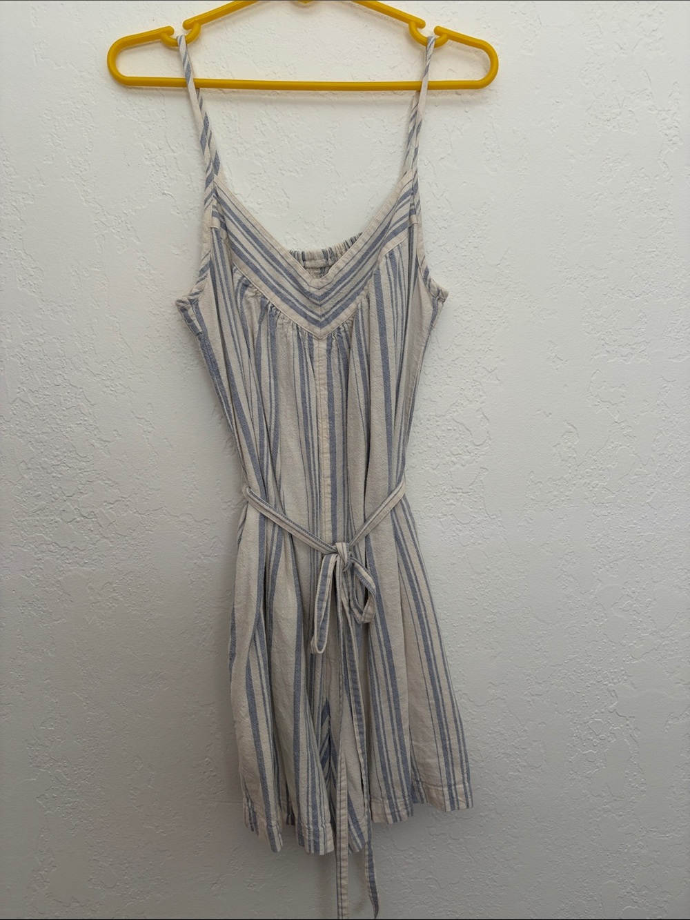 (!!) Uniqlo Blue and White Striped Spaghetti-Strap Romper